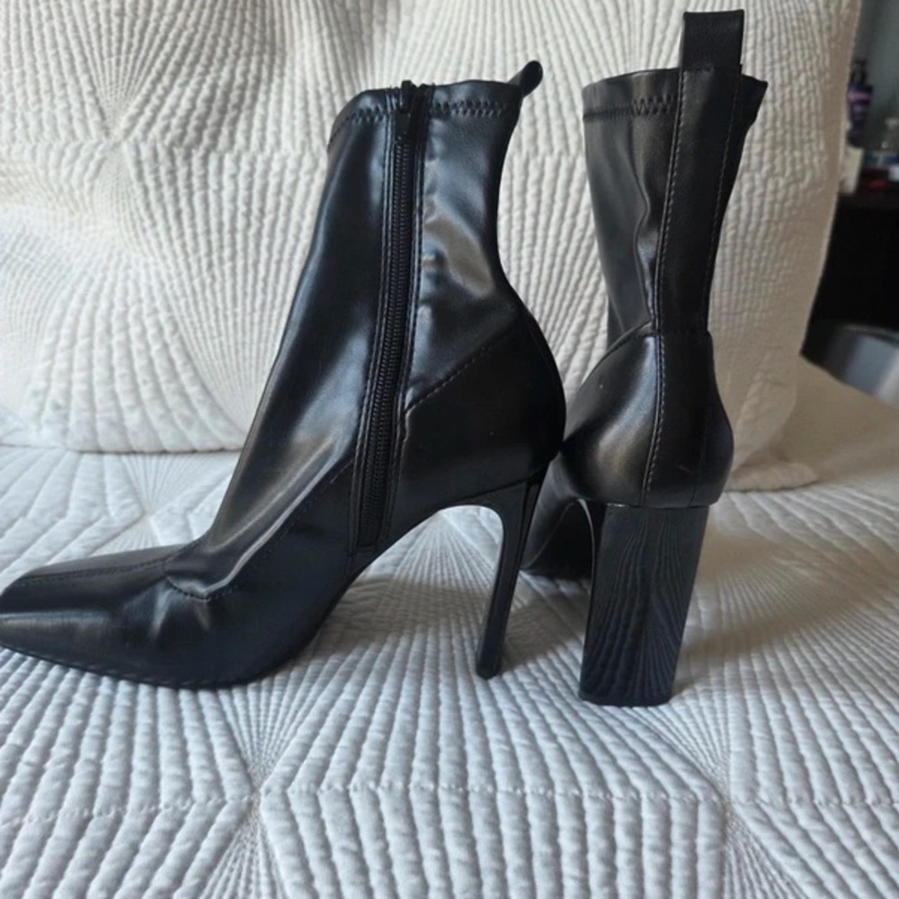 Women's Black Pointed High-Heel Ankle Boots with Side Zip